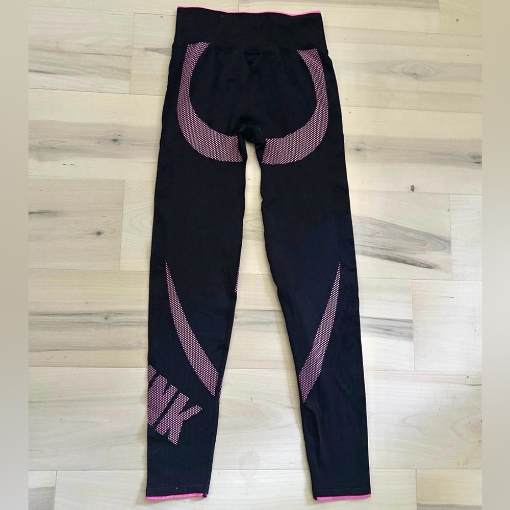 Victoria’s Secret PINK Brand Active Yoga Leggings 
Size Small